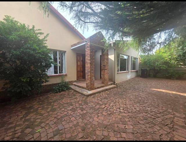 4 BEDROOM HOUSE FOR SALE IN KLIPPOORTJE